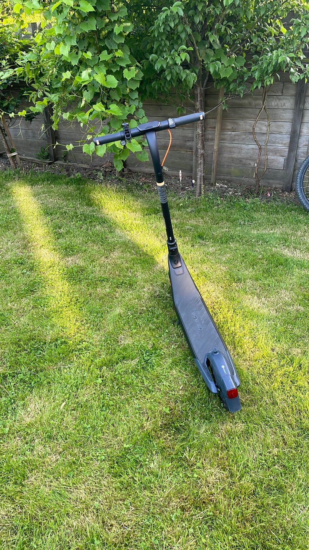 Segway ninebot e2 pro, Fietsen en Brommers, Ophalen, Zo goed als nieuw, Elektrische step (E-scooter)