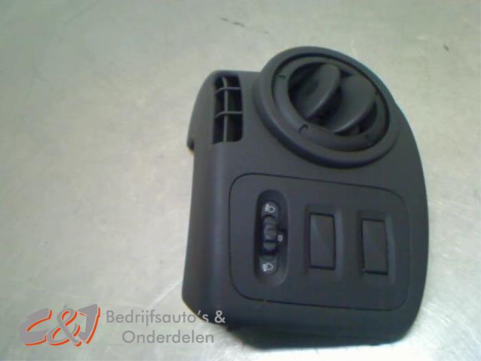 Luchtrooster Dashboard van een Renault Master, Auto-onderdelen, Dashboard en Schakelaars, Gebruikt, -, Renault, -