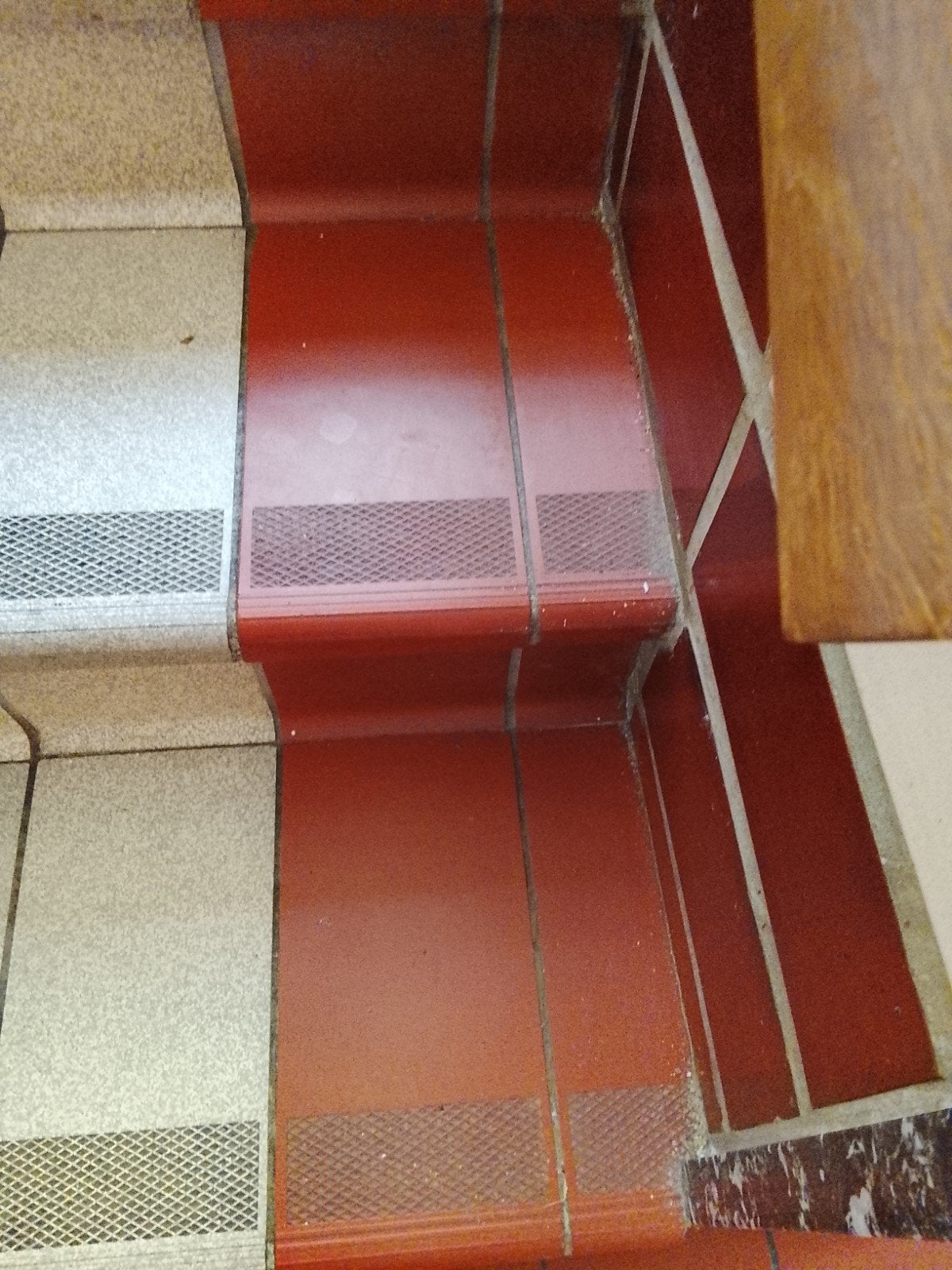 Carrelage rouge pour escalier, Enlèvement ou Envoi