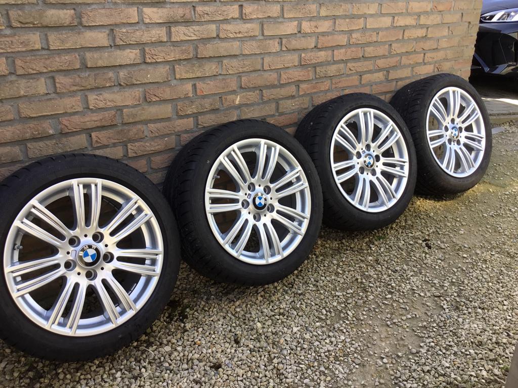 Bmw 17 inch originele velgenset met dunlop banden, Auto-onderdelen, Ophalen, Banden en Velgen, 17 inch, Personenwagen