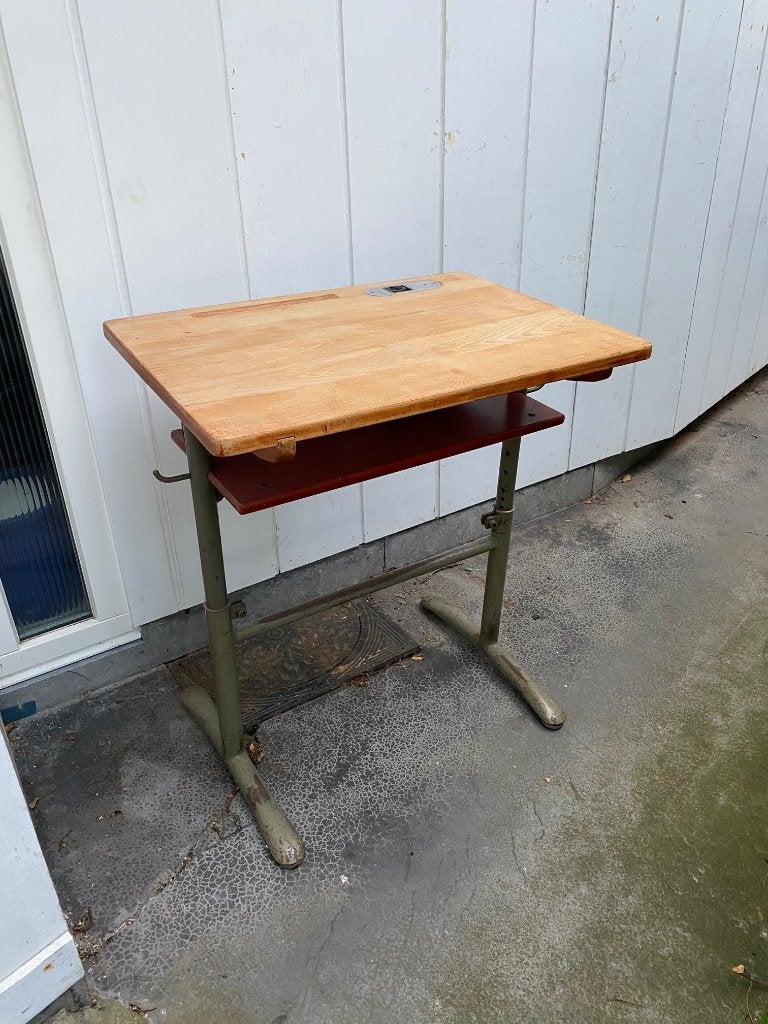 Vintage verstelbare schoolbank in hout & metaal, Bureau d'écolier, Réglable en hauteur, 50 cm, Vintage