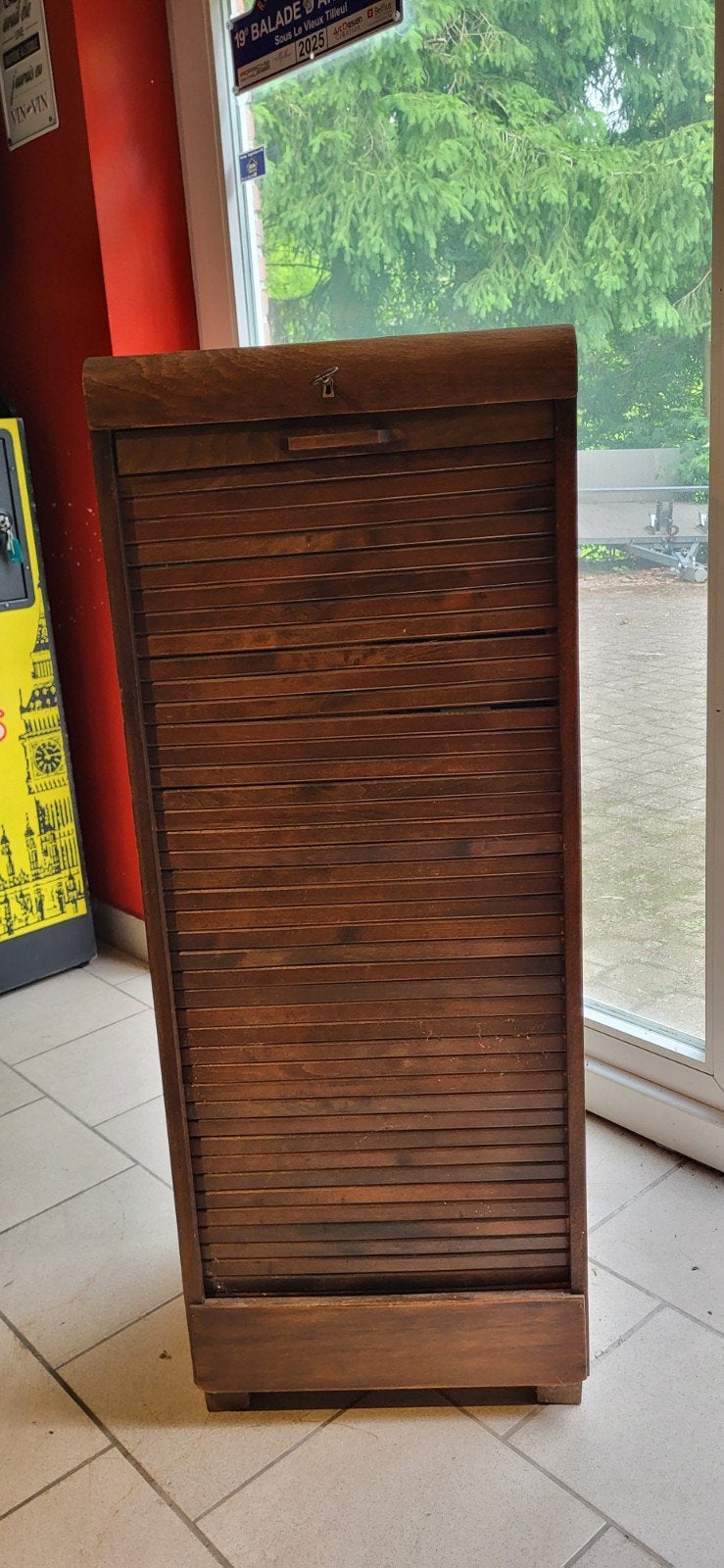 Meuble volet, Ophalen