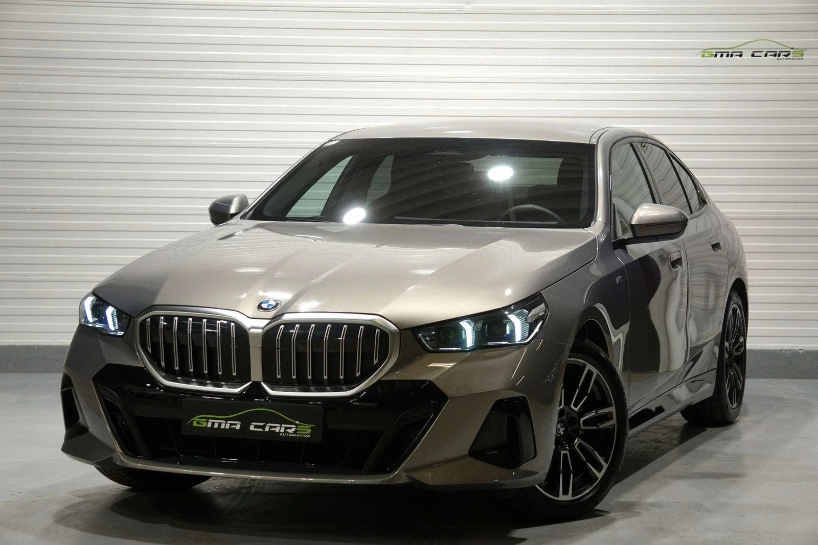 BMW 5 Serie 520 520iA MHEV Benzine Aut-M Pack-Navi-Leder-Cam, Auto's, Automaat, Gebruikt, Zwart, 4 cilinders