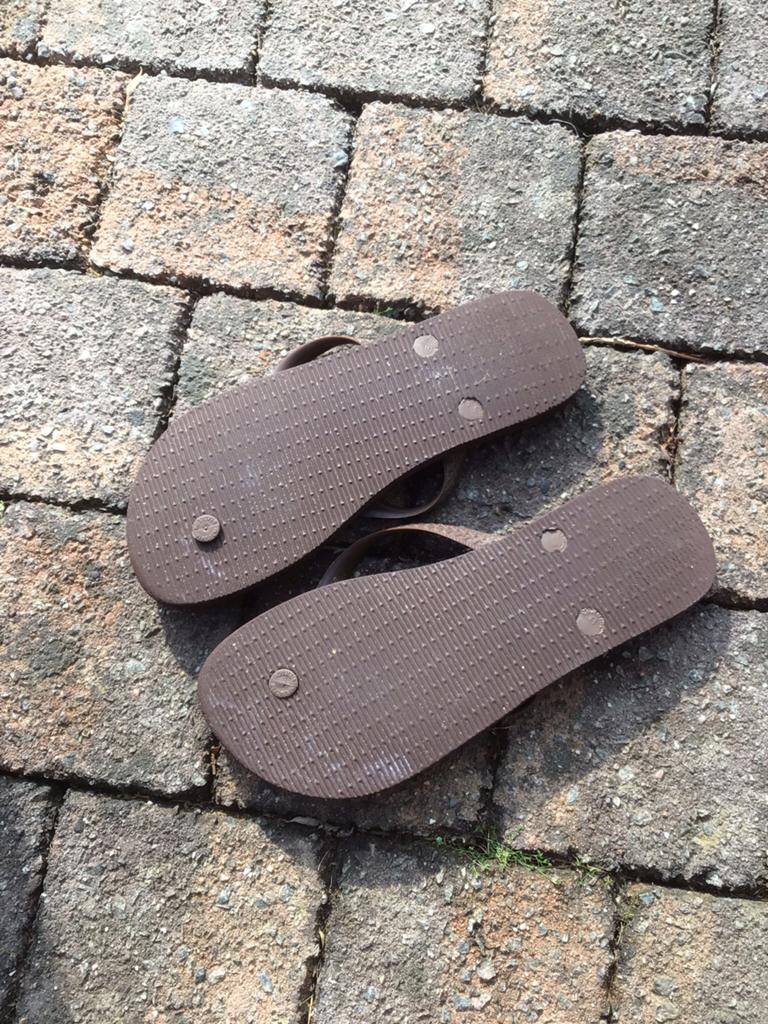 havaianas slippers 41-42 5€. 0486/806705, Enlèvement, Comme neuf