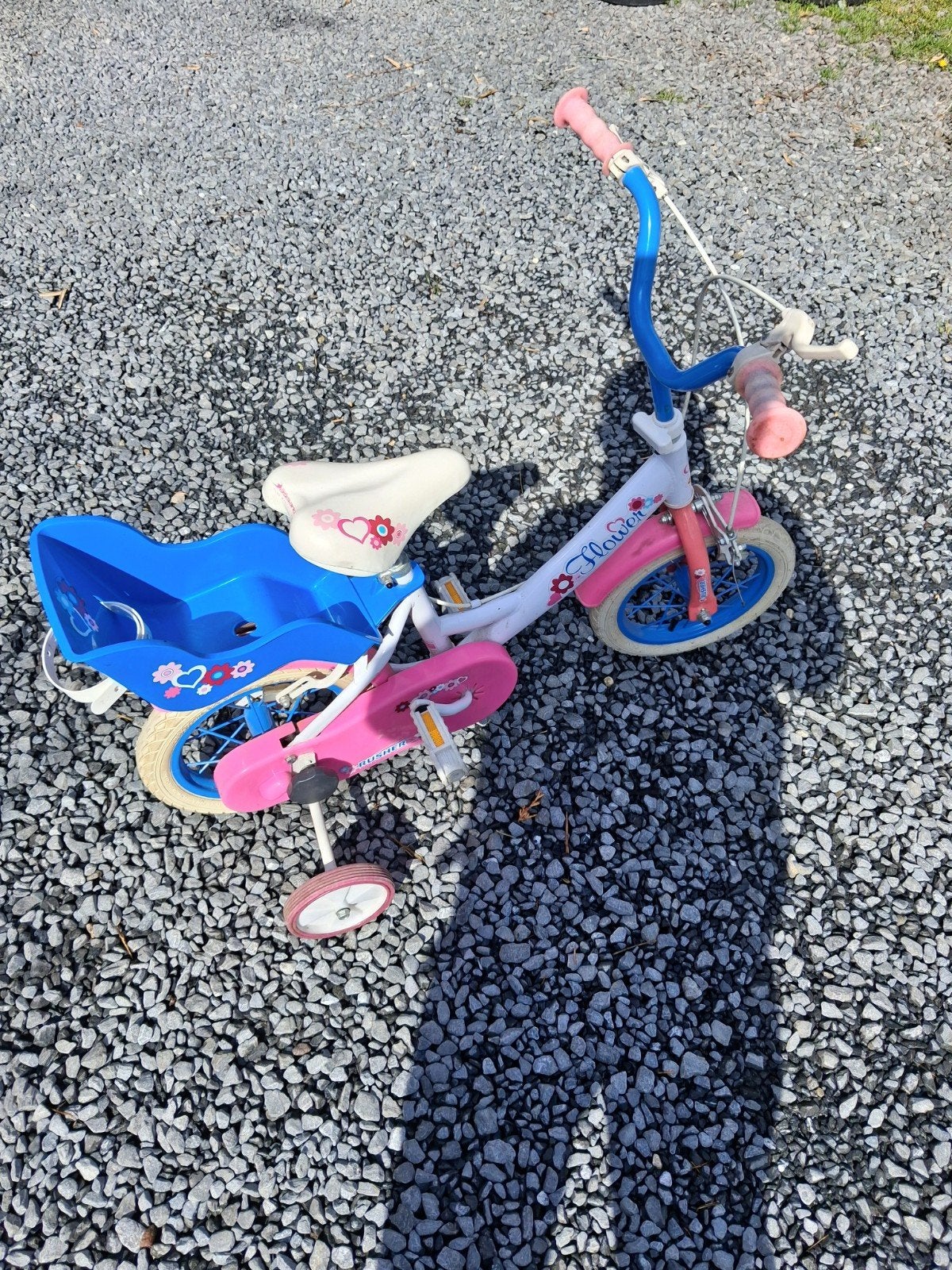 Vélo de fille., Enlèvement