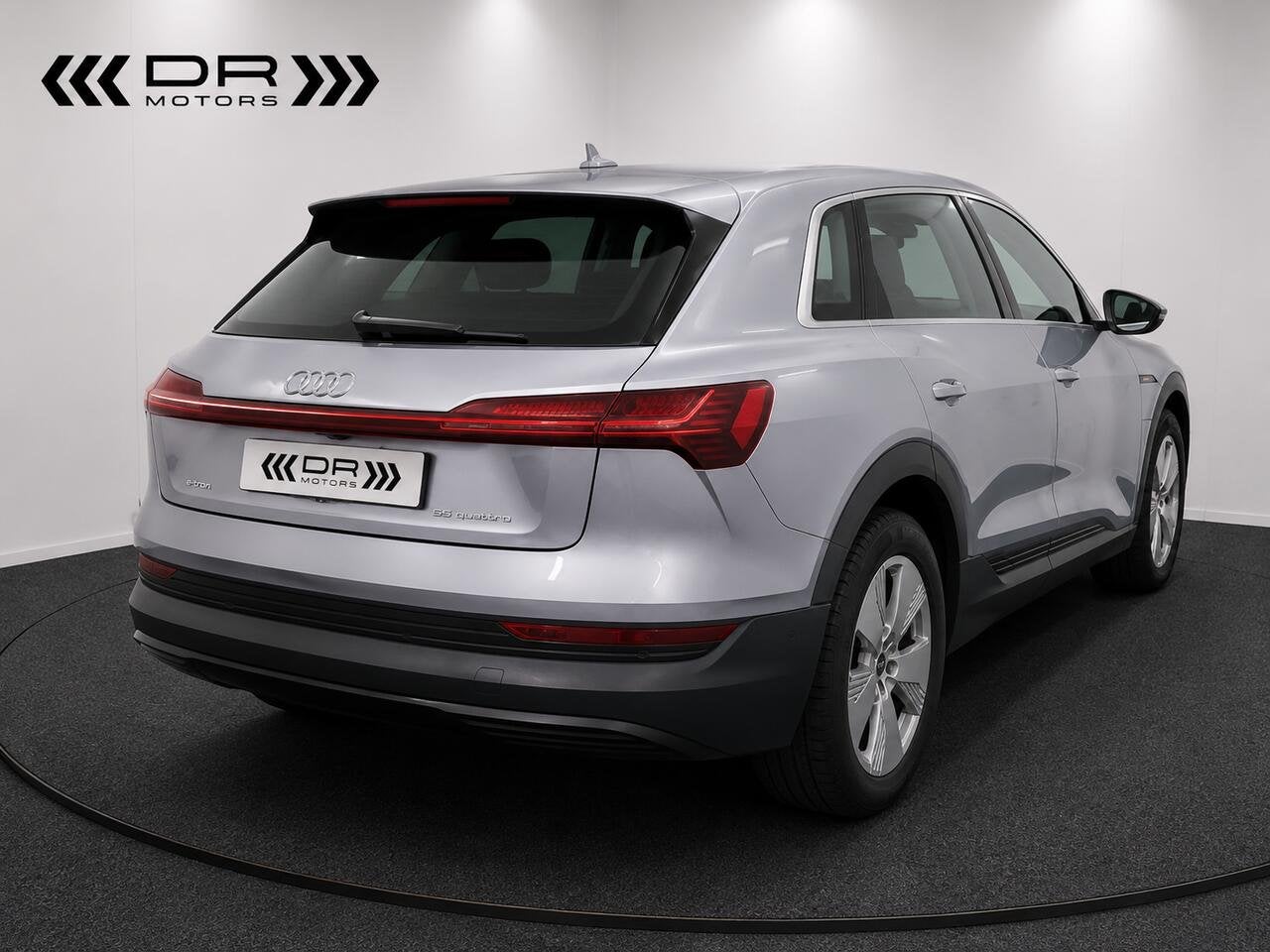 Audi e-tron 55 - AIRSUSPENSION - CAMERA, Zwart, 0 kg, 408 pk, 5 zetels
