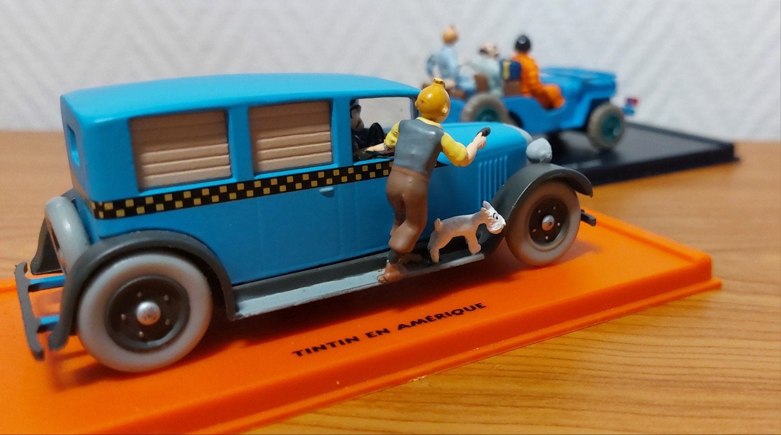 2 voitures Tintin Atlas 1/43 « Le contrôleur des taxis » + «, Collections, Enlèvement ou Envoi, Tintin, Utilisé, Statue ou Figurine