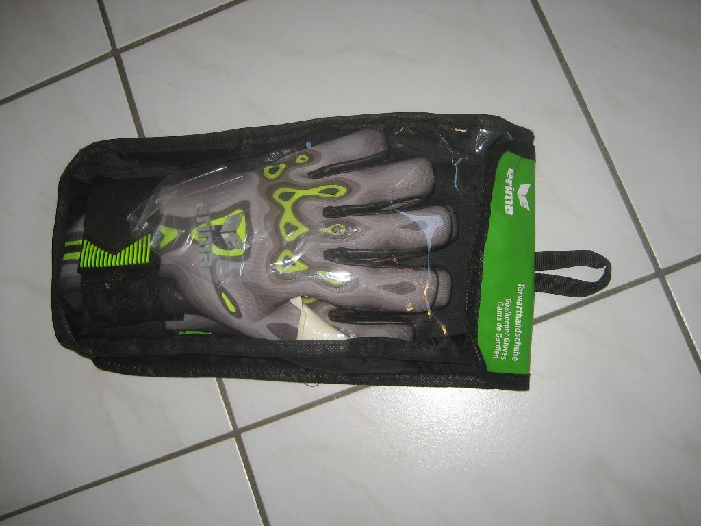 Nieuwe keepershandschoenen ERIMA Flex Ray Maat 8, Ophalen, Nieuw, Handschoenen