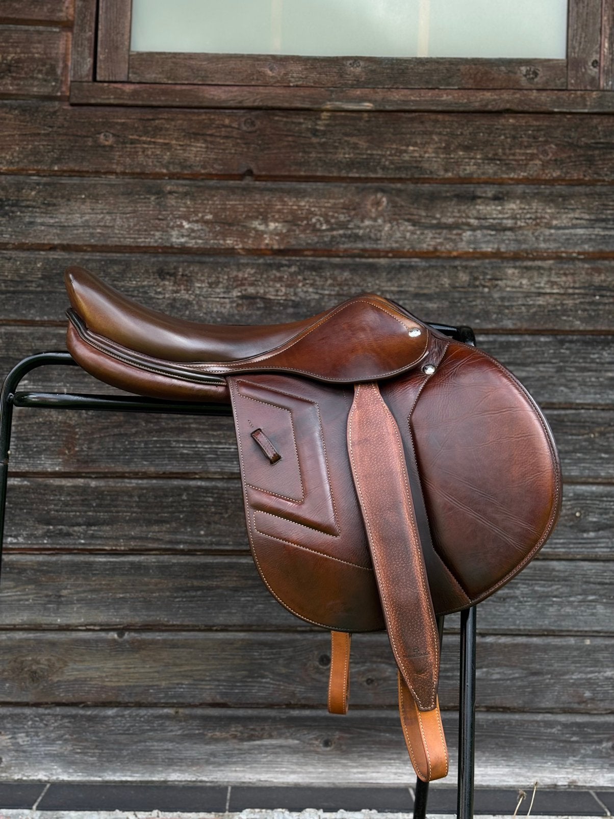 Selle de saut Renaissance F2, Siège semi-creux, Obstacle, Moyen, XL (18 pouces ou plus)