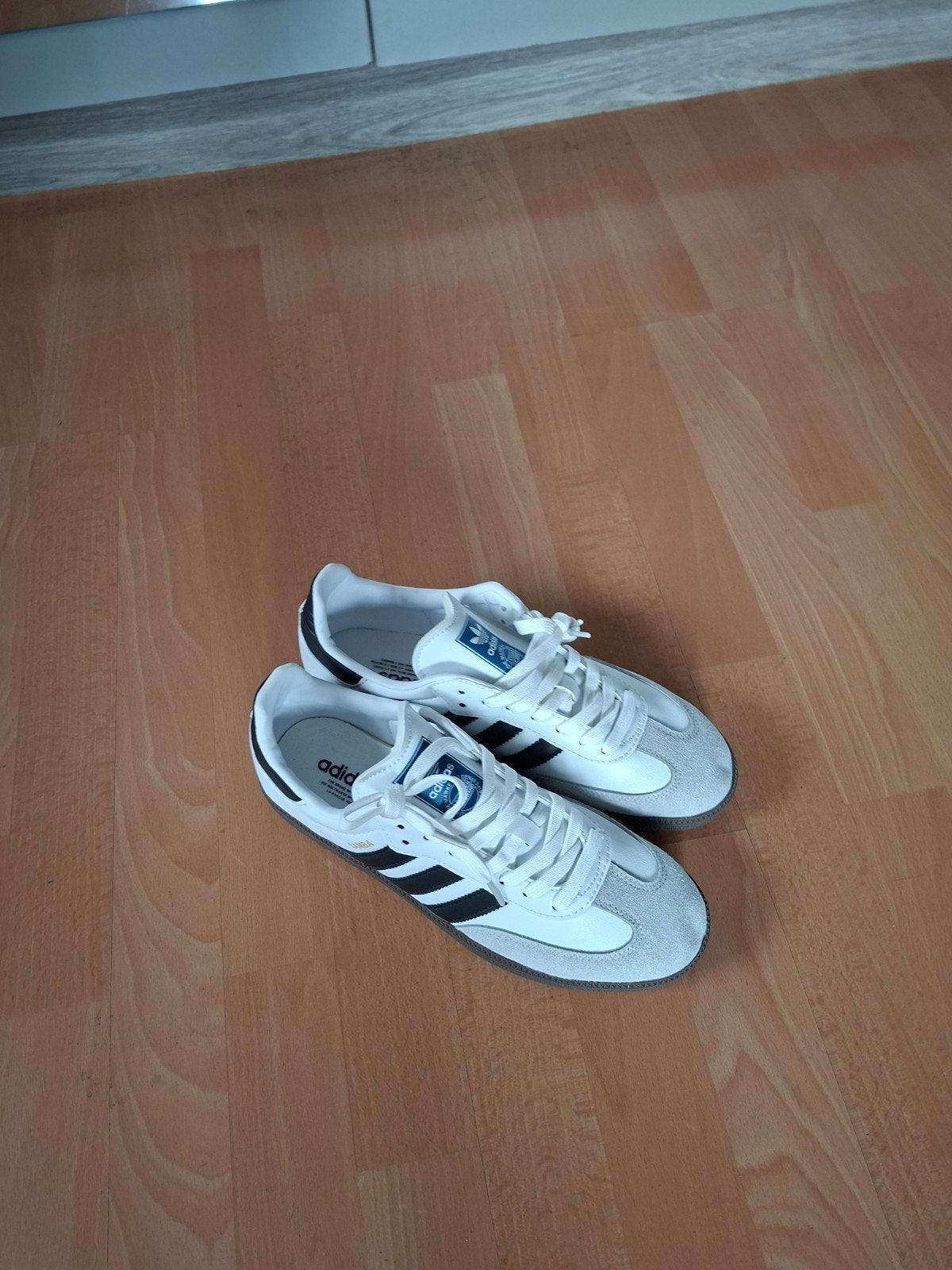 sneakers Adidas 42, Enlèvement ou Envoi, Baskets