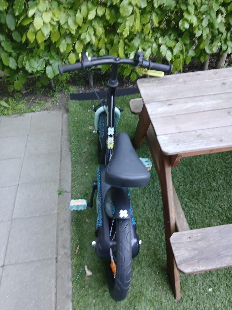 Kinderfiets 14 inch, Fietsen en Brommers, Ophalen, Velgrem, B-twin, Zijwieltjes