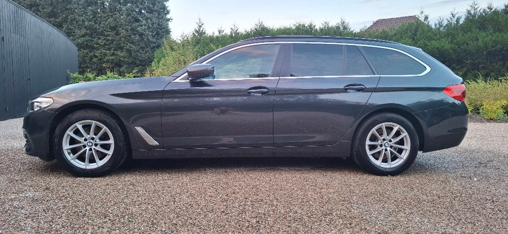 BMW 520i Touring, Auto's, Automaat, 360° camera, Achterwielaandrijving, Zwart