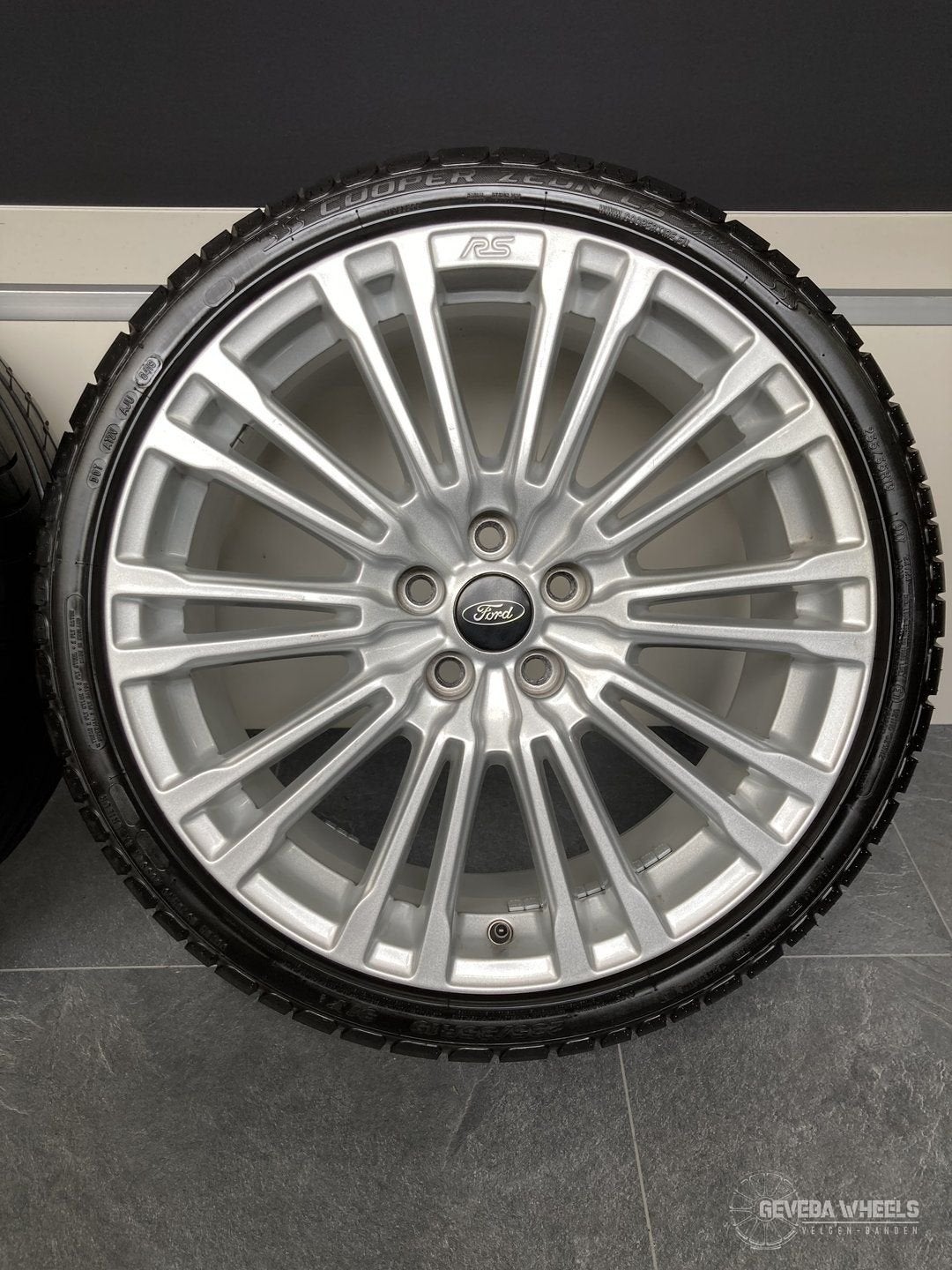 19” originele Ford Focus RS MK3 velgen + banden 5x108 TPMS G, Autos : Pièces & Accessoires, Pneus et Jantes, Véhicule de tourisme