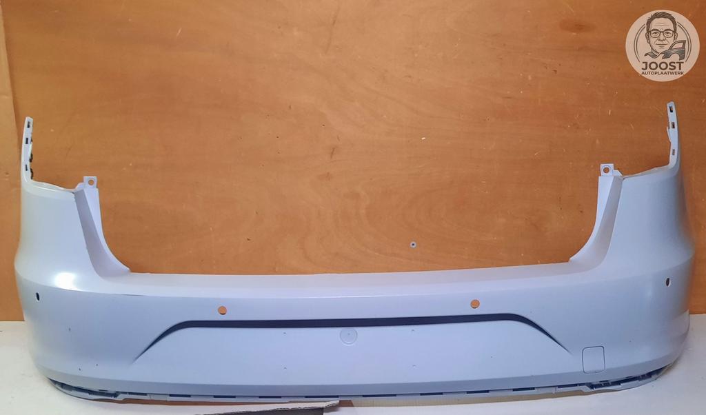 Achterbumper nieuw orgineel Seat Leon ST 13-17 5F9807421H, -Autovia A-2 km 585, 08760 Martorell, Spanje, -Seat S.A., Herkomst onderdeel bekend