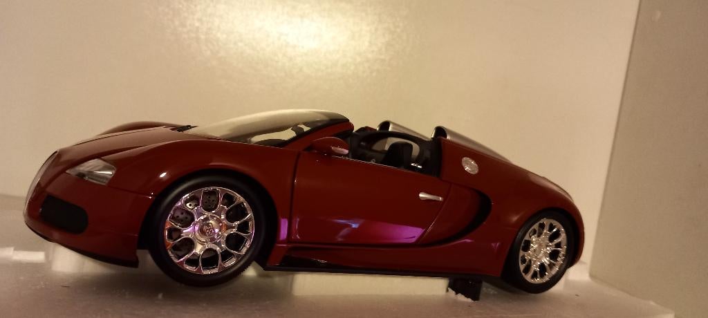 1/18 Bugatti Veyron EB 16.4 Grand Sport 2010 Minichamps, Ophalen, Zo goed als nieuw, Auto, MiniChamps