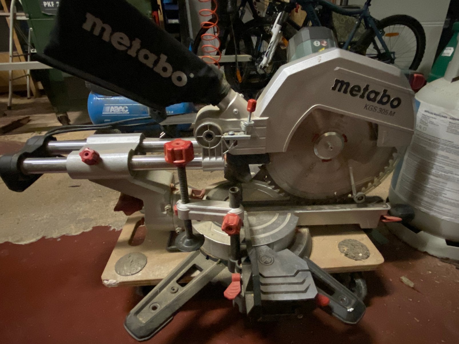 Afkortzaag Metabo KGS 305 M, Doe-het-zelf en Bouw, Ophalen, 70 mm of meer, Zo goed als nieuw, Afkortzaag