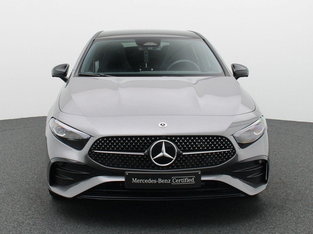 Mercedes-Benz A-Klasse 250 e AMG Line + PREMIUM PLUS + PANO, Autos, 16 kWh, Noir, 5 places, 1600 kg