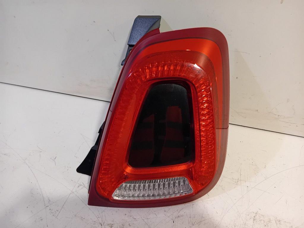 Achterlicht carrosserie rechts Fiat 500, Onderdelen@venauto.nl, Van der Ven Autorecycling B.V., Gebruikt, Ettenseweg 76, 4706 PB Roosendaal, The Netherlands