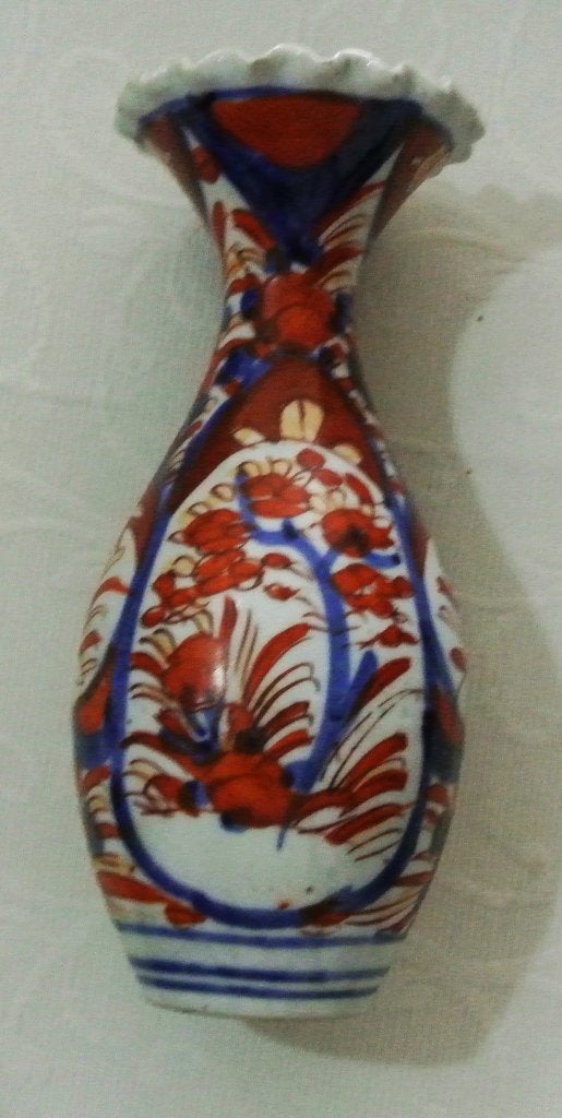 VASE EN PORCELAINE D'IMARI, XIXE SIÈCLE, Enlèvement ou Envoi