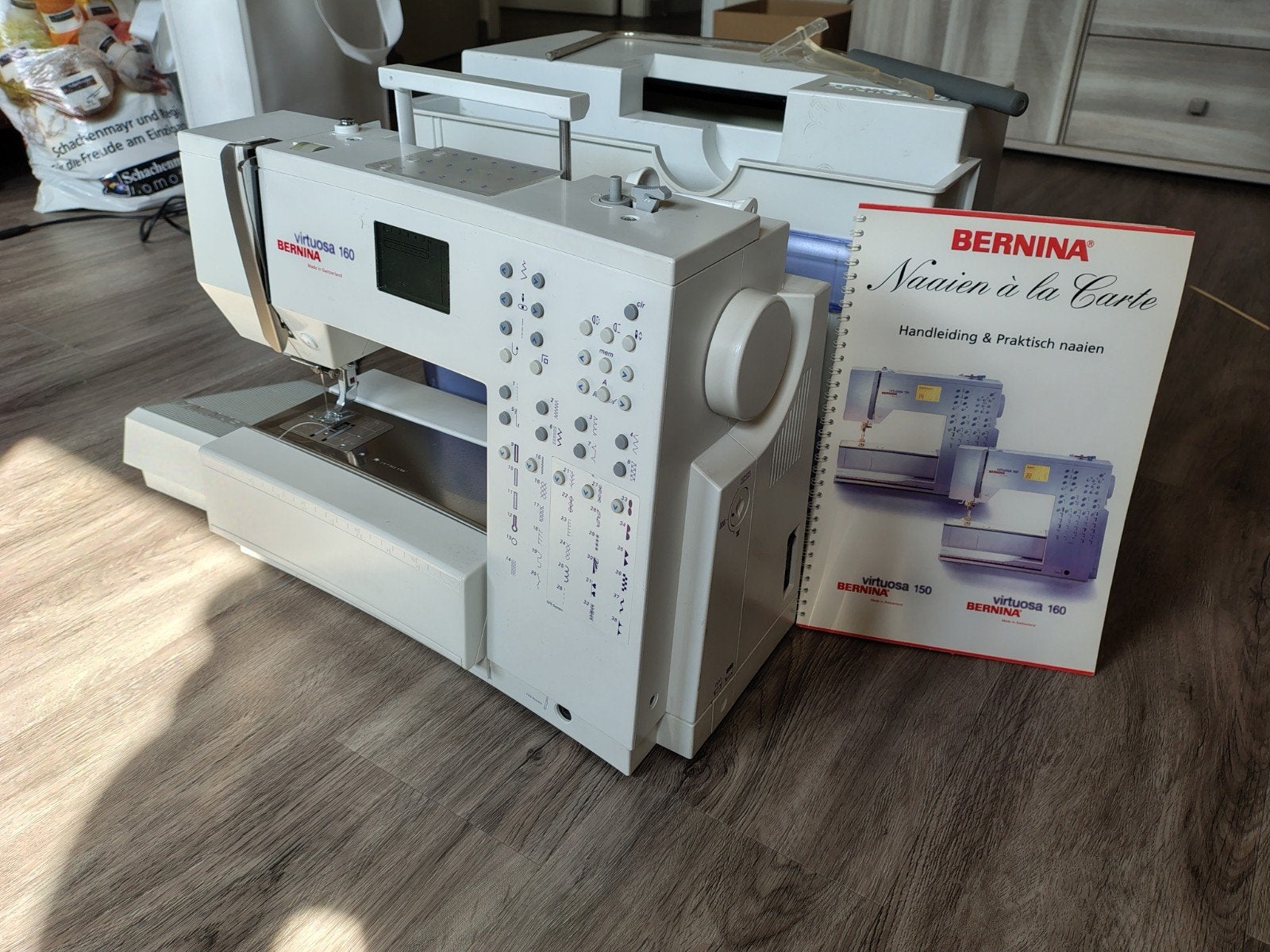 Bernina naaimachine, Ophalen, Zo goed als nieuw, Naaimachine, Bernina