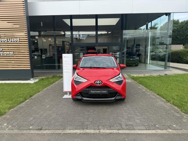 Toyota Aygo x-play2, Autos, Rouge, 998 cm³, Euro 6, Boîte manuelle
