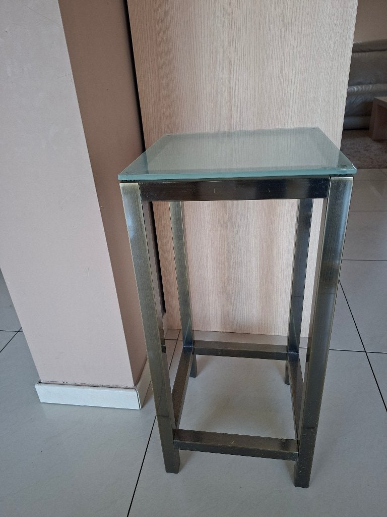 Inox bijzettafel met glazen blad, Huis en Inrichting, Ophalen, Minder dan 55 cm, Gebruikt, Metaal of Aluminium