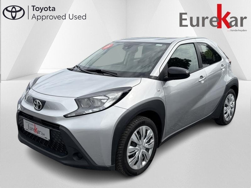 Toyota Aygo X play CVT, Automaat, 72 pk, 5 deurs, Zilver of Grijs