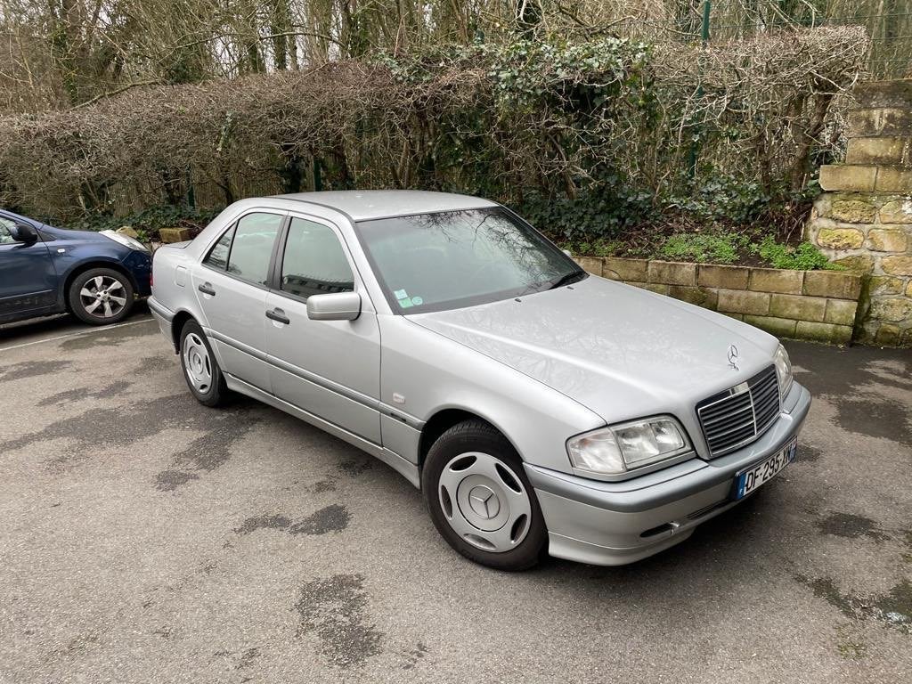 MERCEDES-BENZ C180 1997, Auto's, Stof, 1799 cc, Particulier, Zilver of Grijs