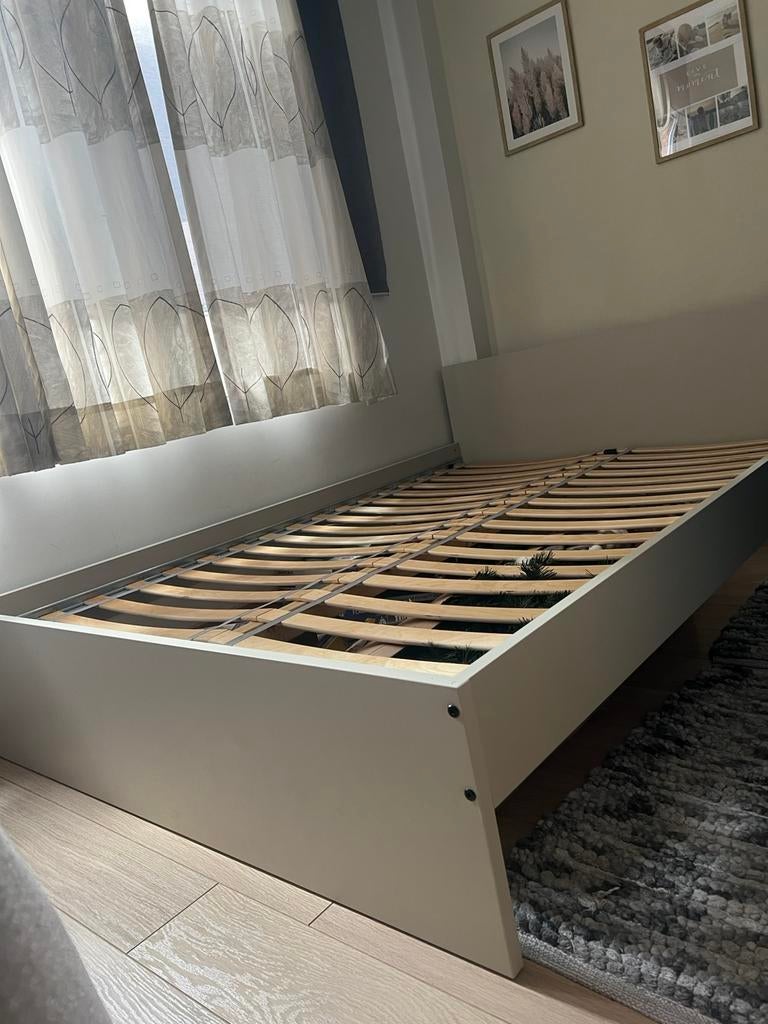 Ikea bed met matras, Enlèvement, Comme neuf