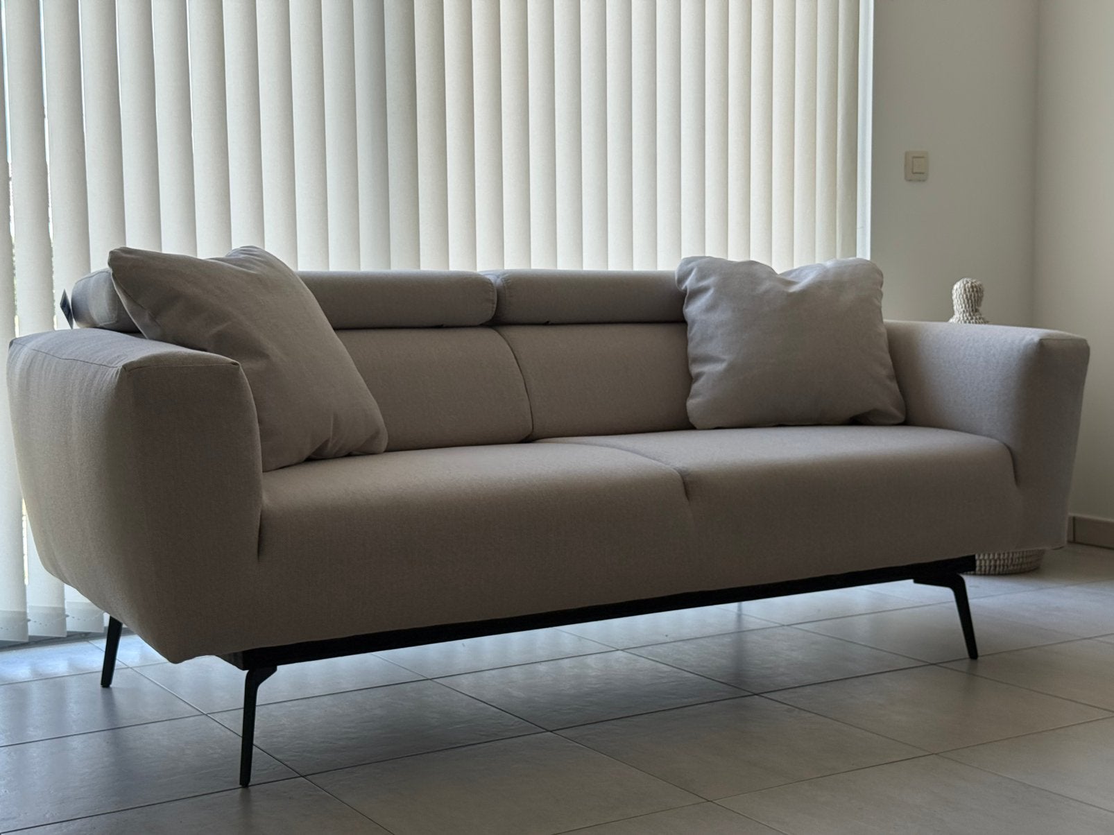Siège design avec appuie-têtes réglables | Parfait état, Maison & Meubles, Canapés | Salons, Neuf, Banc droit, Trois personnes