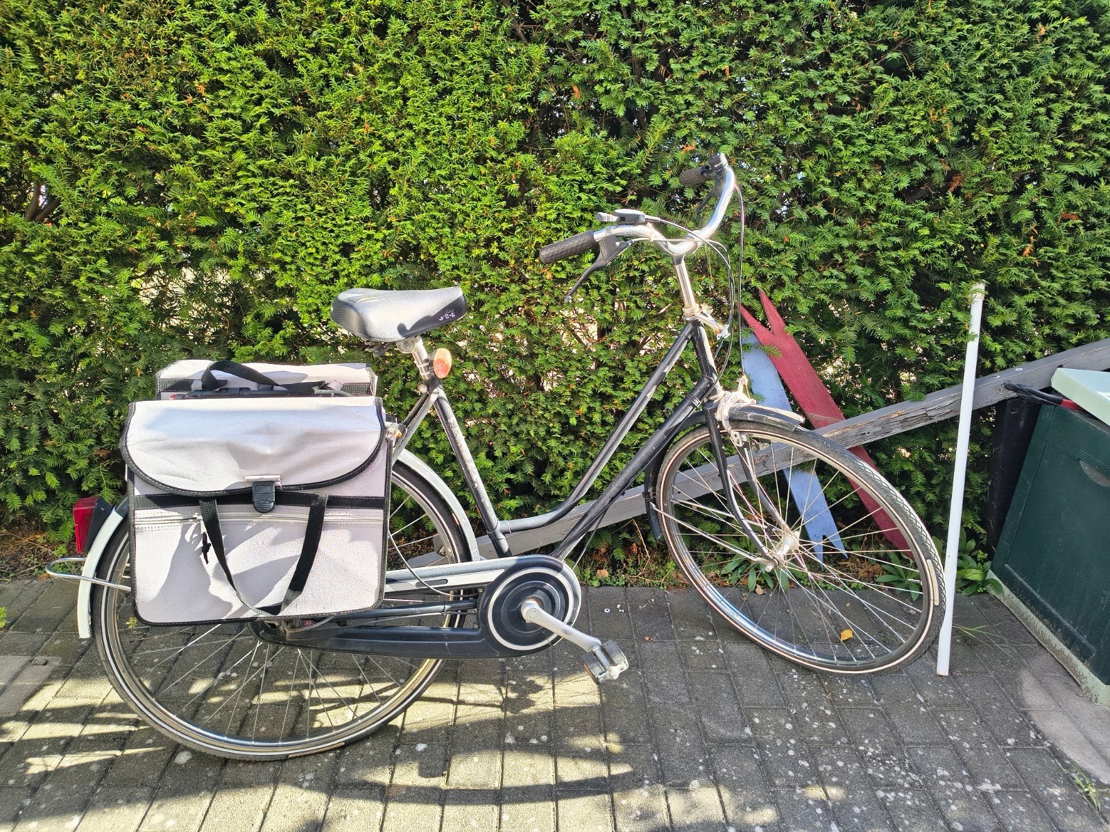 Damesfiets, op te knappen., Ophalen