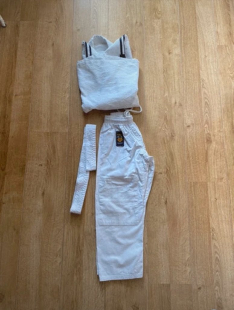 SHUGYO witte kimono voor kinderen — Maat 140 (10 jaar), Sport en Fitness, Vechtsporten en Zelfverdediging, Gebruikt, Verzenden