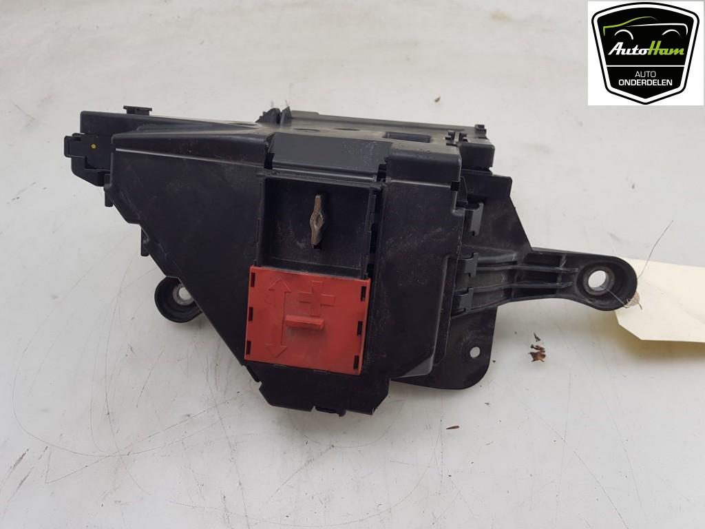 BOITIER FUSIBLES Mercedes-Benz C (W205) (|A2055401850|), Autos : Pièces & Accessoires, Électronique & Câbles, Mercedes-Benz, Utilisé