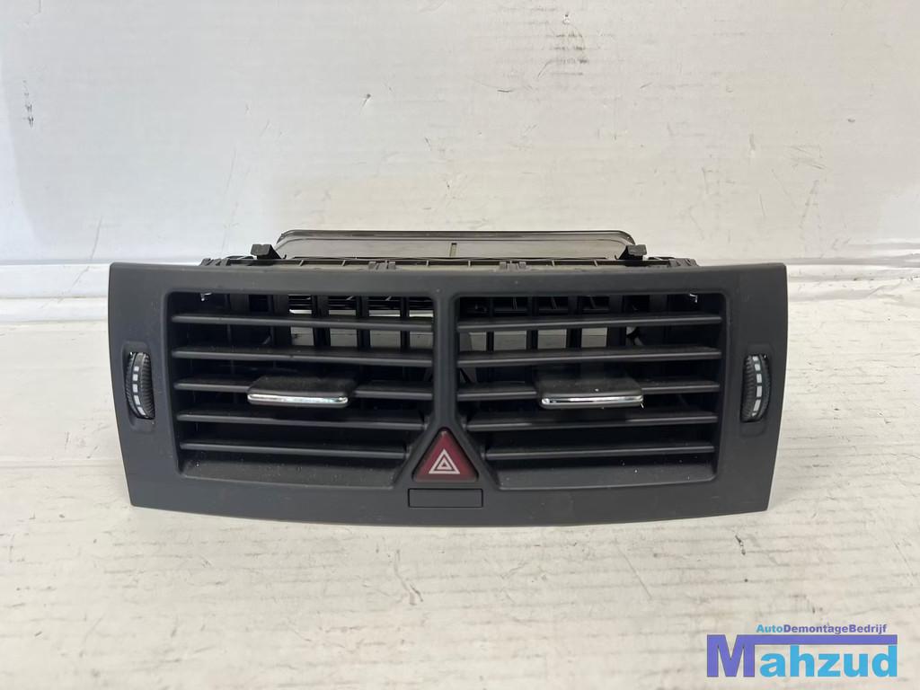 Mercedes A KLASSE W169 Luchtrooster 2004-2012, Gebruikt, Mercedes-Benz AG, Mercedes-Benz, Mercedesstrasse 120
70372  Stuttgart, DE