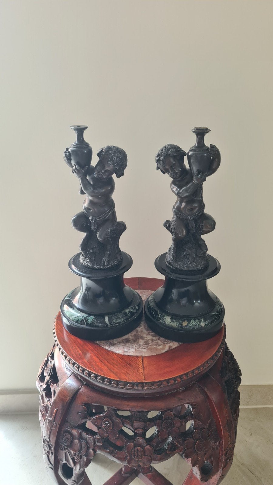 Bronzen beeldjes, Enlèvement