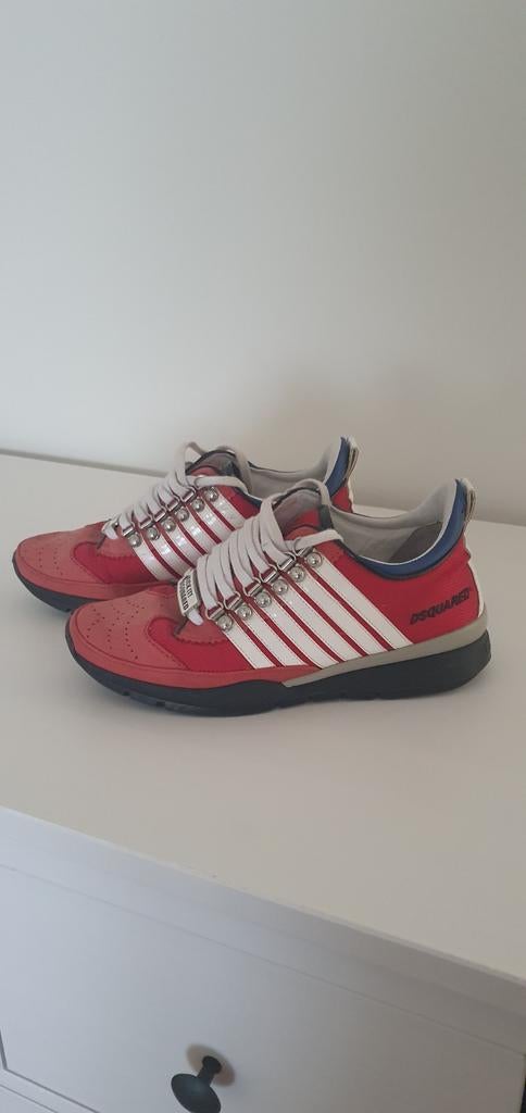 Dsquared 2 sneakers maat 39 zeer mooi., Ophalen, Zo goed als nieuw, Sneakers, Rood