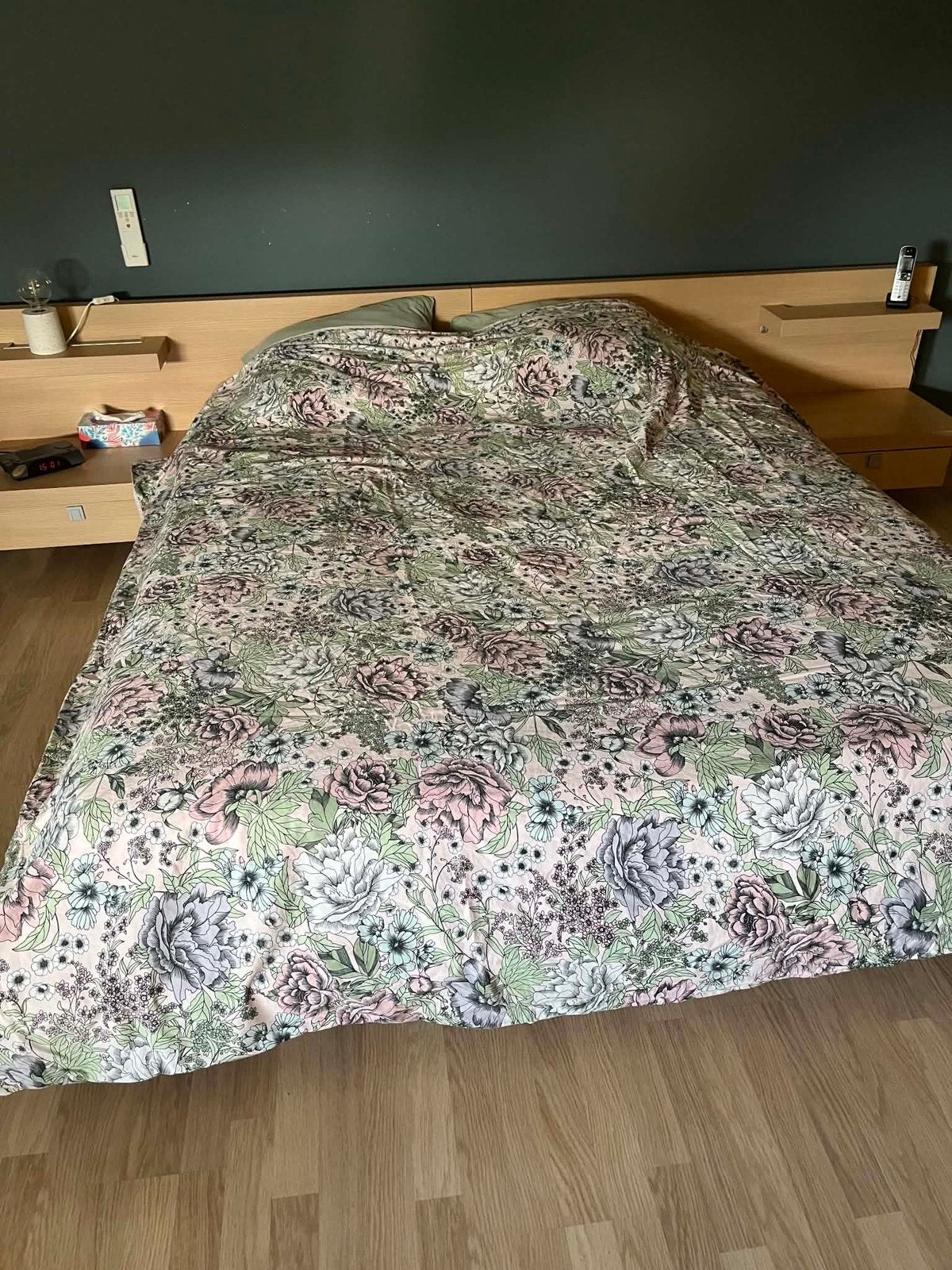 Bed met nachtkastjes, Huis en Inrichting, Ophalen, Zo goed als nieuw