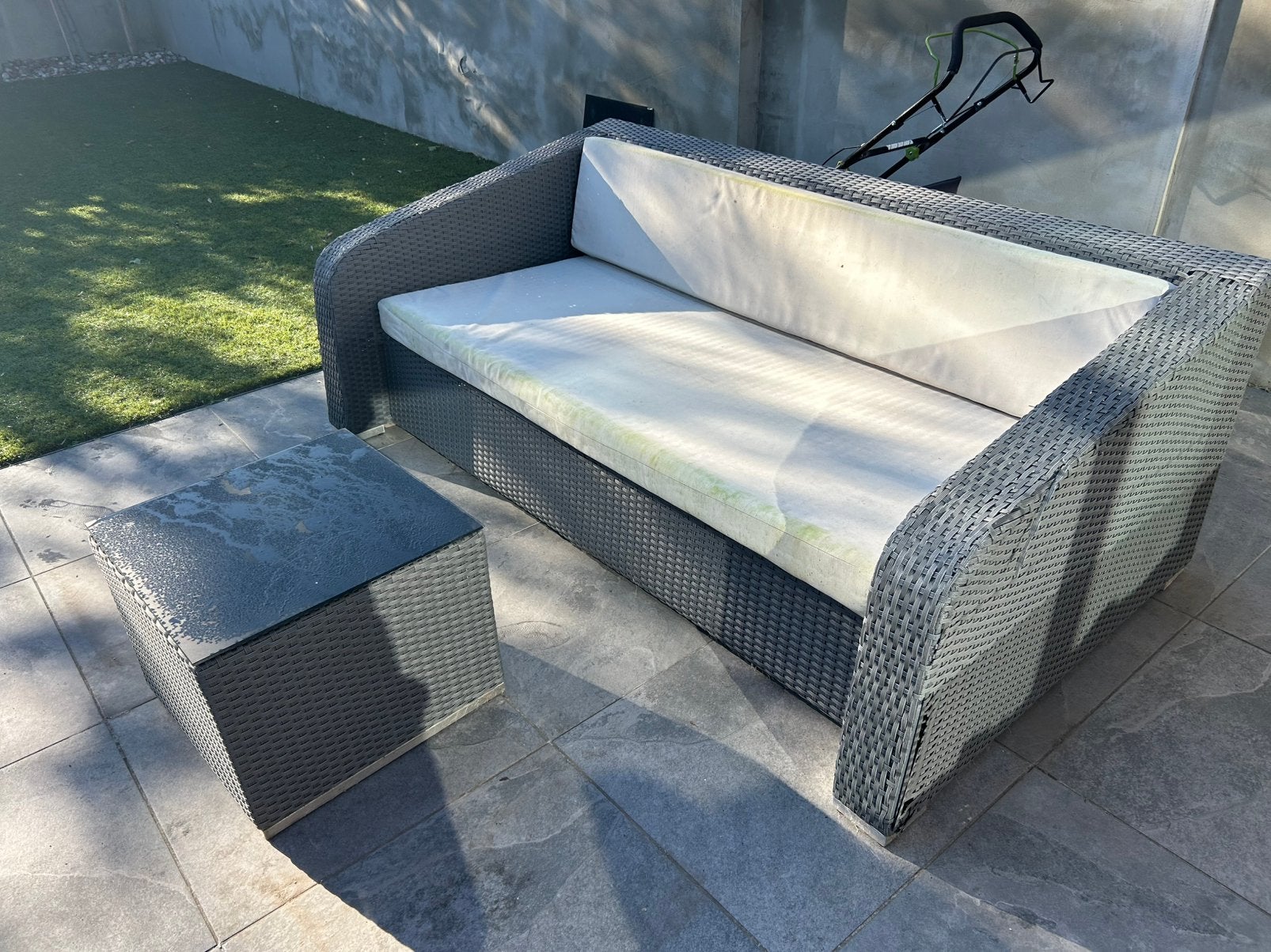 Salon et table, Enlèvement, Utilisé
