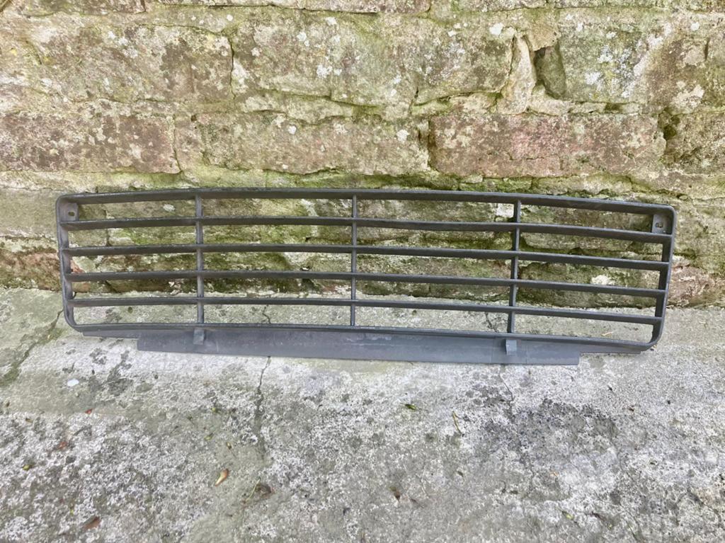 Porsche 924 radiatorrooster voorbumper nieuwstaat, Auto-onderdelen, Carrosserie, Ophalen of Verzenden, Voor, Porsche