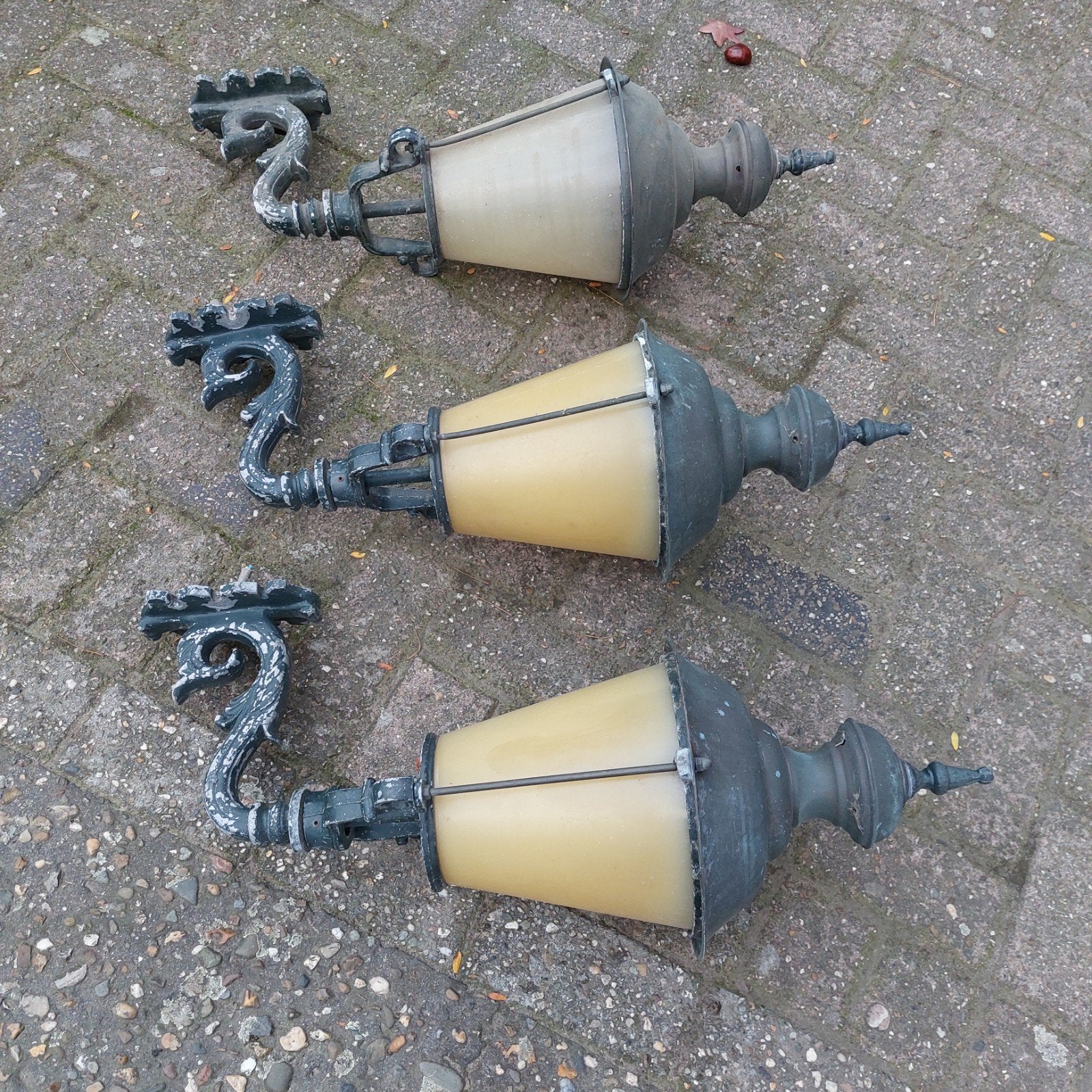 3 klassieke lampen met porseleine fitting, Tuin en Terras, Gebruikt, Aluminium, Ophalen of Verzenden, Netvoeding