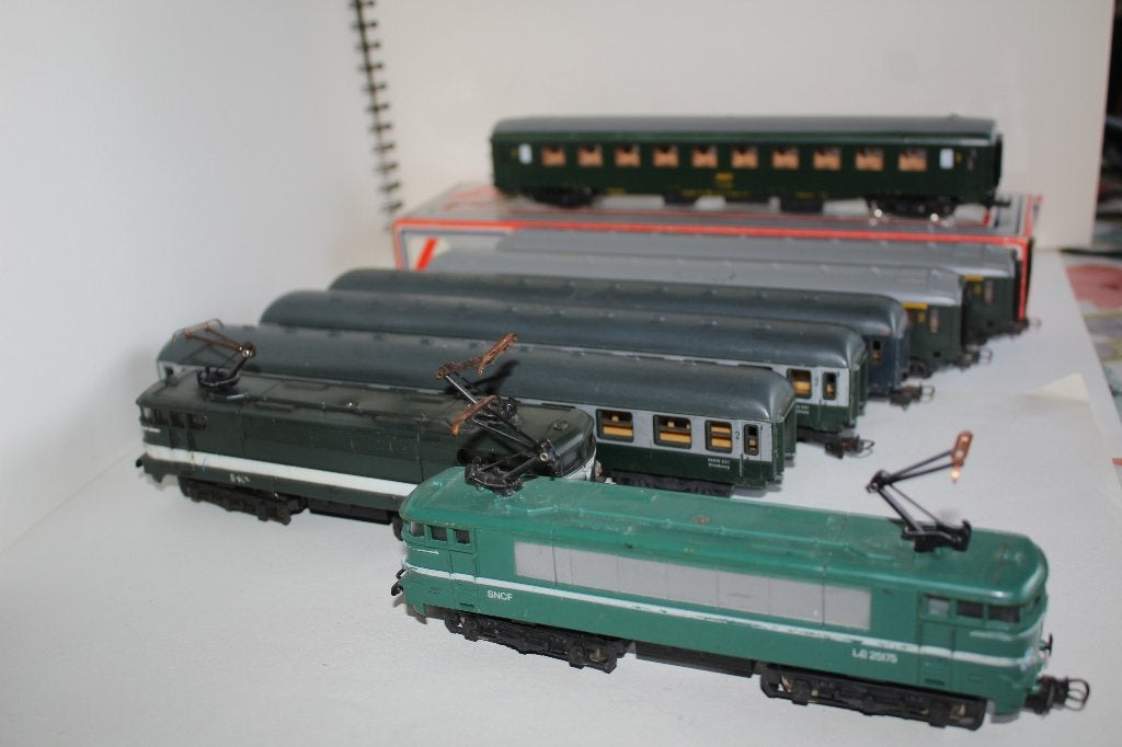 lima ho 2 locos sncf + 6 voitures sncf, Enlèvement ou Envoi, Locomotive, Lima, Courant continu