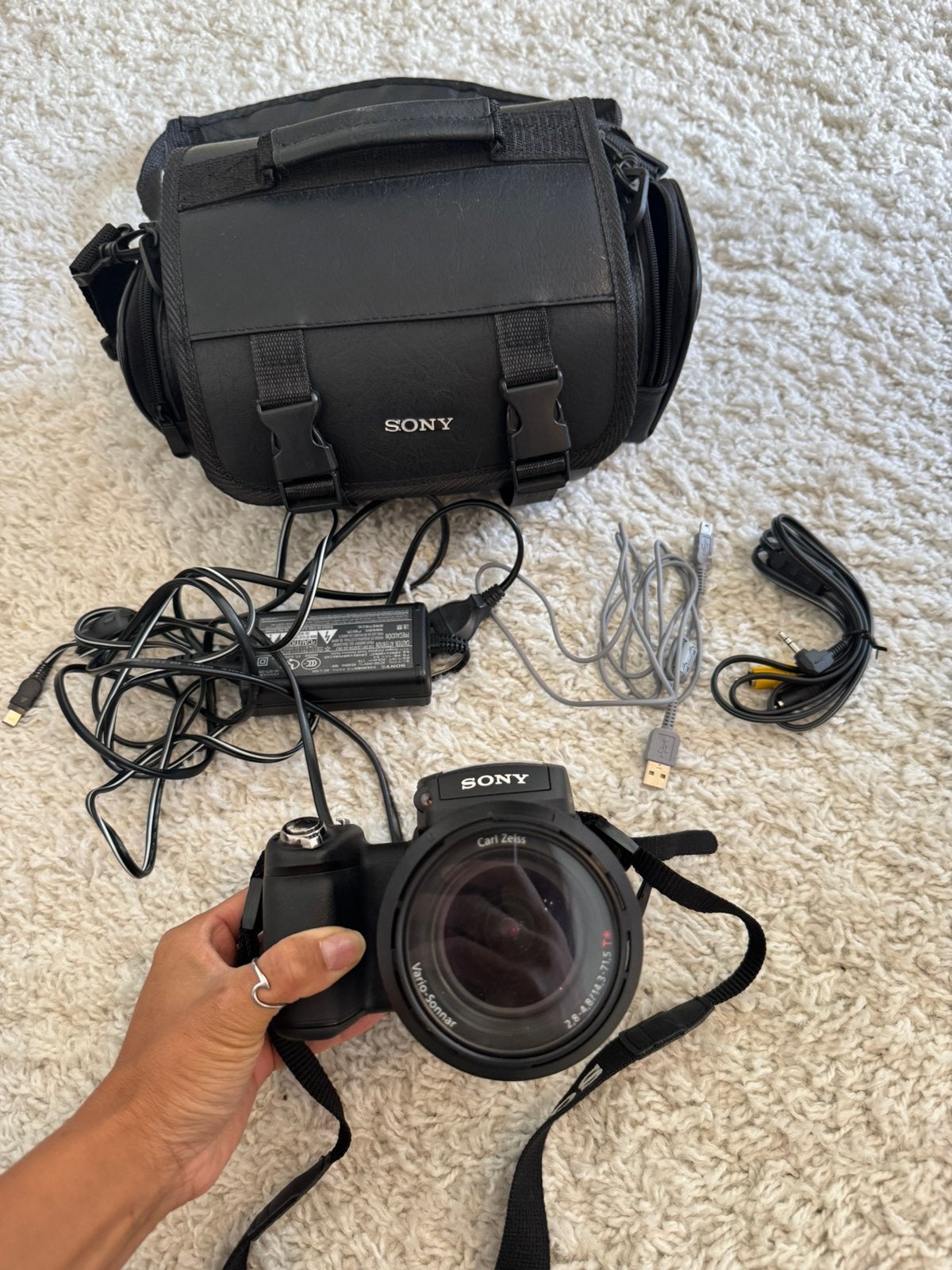 Sony DSC-F828 avec objectif et accessoires, Enlèvement ou Envoi, Comme neuf, Caméra, Sony