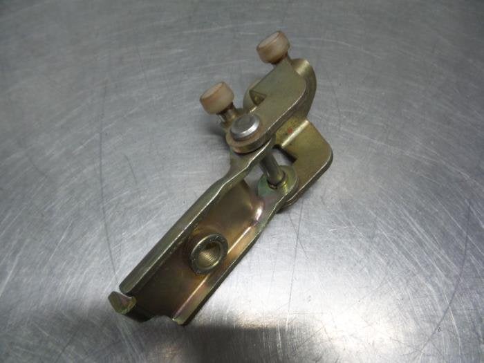Roulette porte coulissante droite d'un Mercedes Sprinter (Sp, Autos : Pièces & Accessoires, -, 3 mois de garantie, Utilisé, -