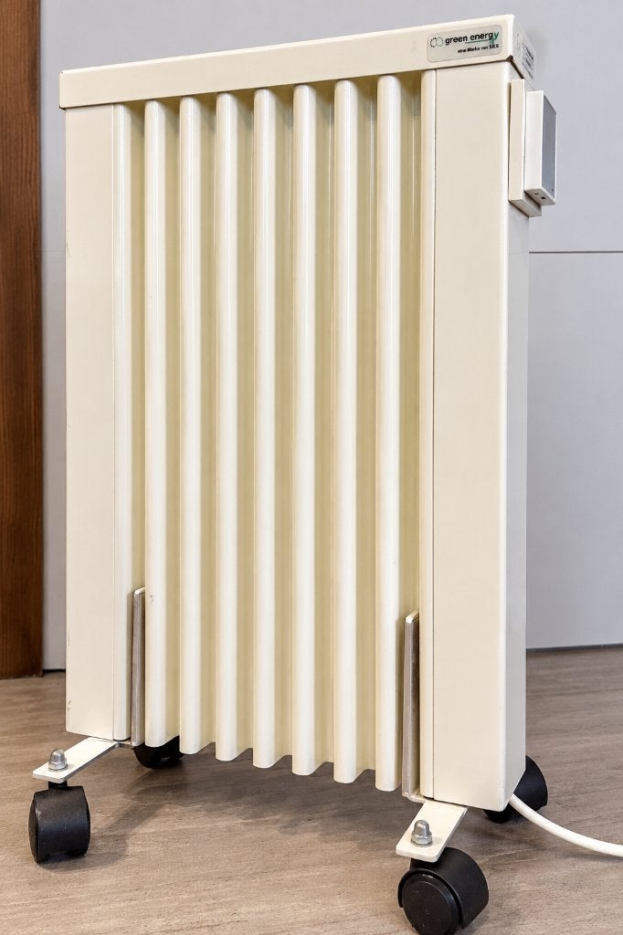 Radiateur électrique 650W connecté + support roulant, Enlèvement ou Envoi, 500 à 800 watts, Utilisé, Radiateur