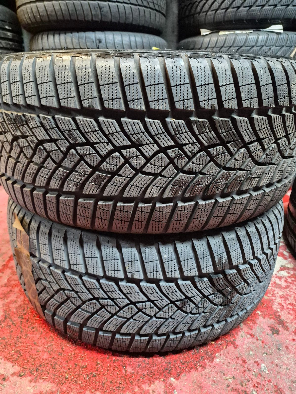 2 NIEUWE Goodyear 255/40/19 starry winterbanden, Ophalen, Nieuw, Mercedes-Benz