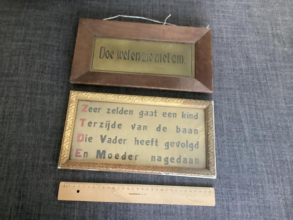 2 kaders met spreuk, Ophalen