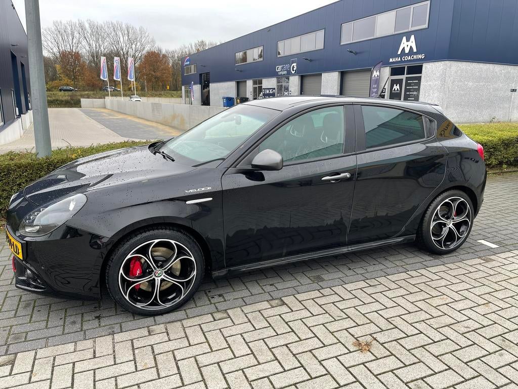 Giulietta Veloce 2018 1 750 TBI TCT, Autos, Alfa Romeo, Particulier, Giulietta, Phares directionnels, Airbags, Air conditionné