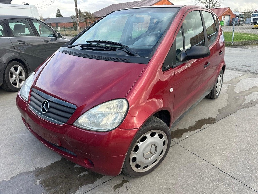 A180 benzine, Auto's, Voorwielaandrijving, Stof, Bedrijf, Rood