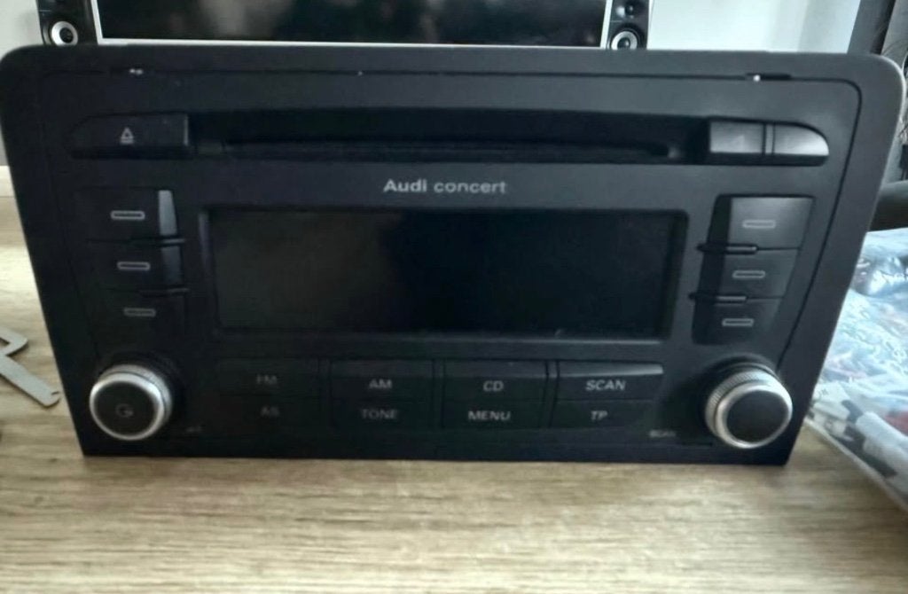 Autoradio CD AUDI « concert », Auto diversen, Ophalen, Gebruikt