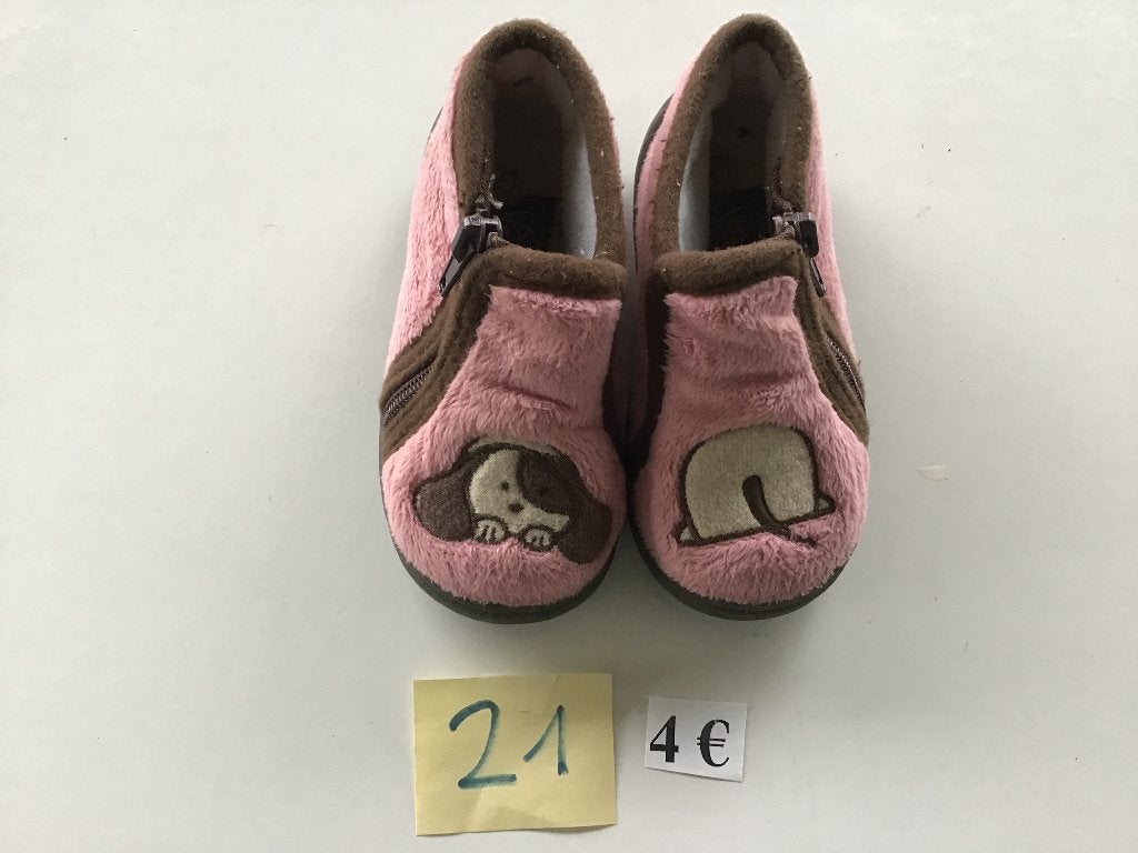 1 paar pantoffeltjes maat 21 voor slechts 4€, Ophalen of Verzenden, Zo goed als nieuw